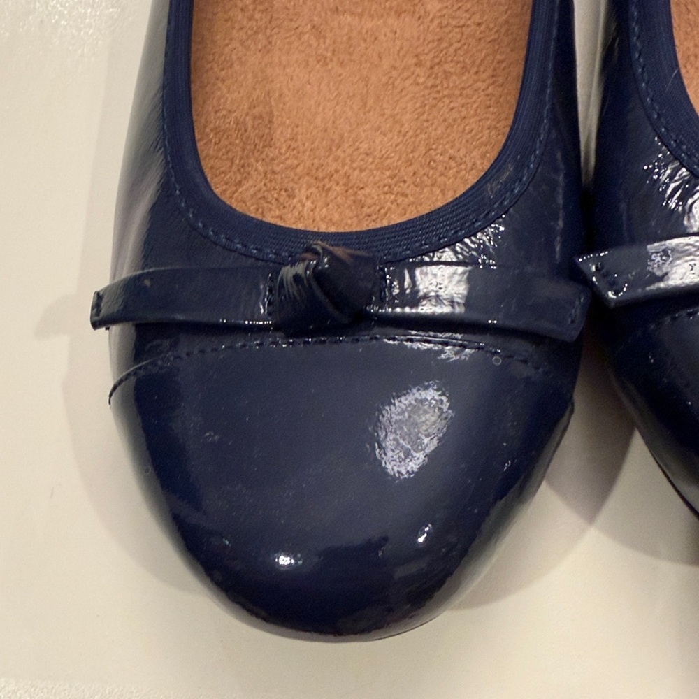 Vionic Women's Navy Blue Patent Leather Flats - Picture 2 of 3